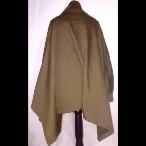 NWT Felina Olive Fleece Poncho One Size Cozy Pullover with Kangaroo Pocket - Picture 2 of 6
